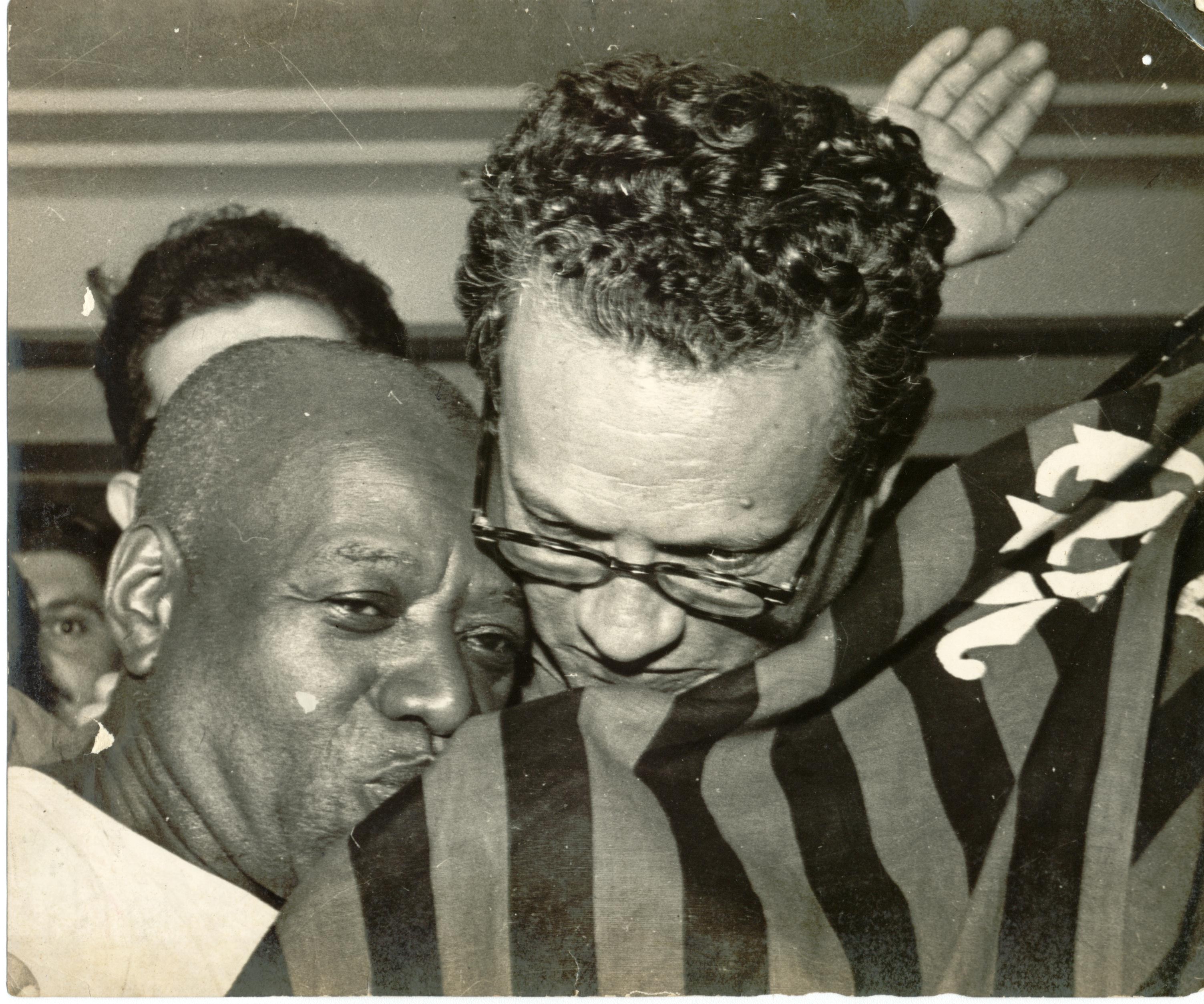 Engenho 03 - Z√© Lins e torcedor (FOTO DO CARTAZ)